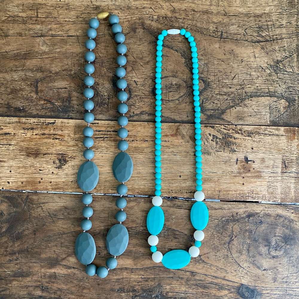 X2 Bumkins Nixi Pietra Silicone Teething Necklaces clasp easily separates